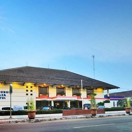 Hotel Cirebon Plaza Чиребон Экстерьер фото