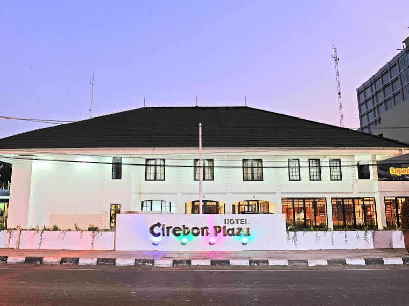 Hotel Cirebon Plaza Чиребон Экстерьер фото